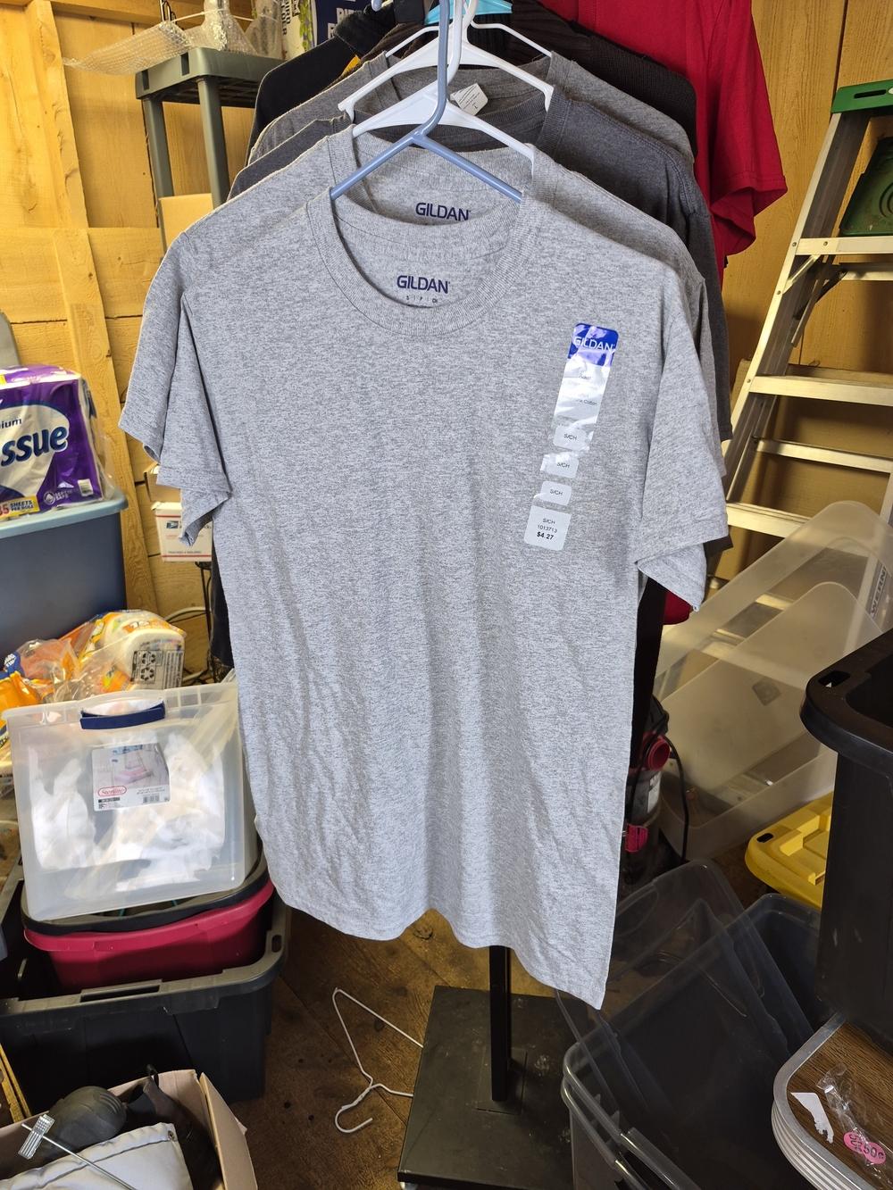 2 Gildan Men's Crewneck T-Shirt - Heather Gray Bin 52